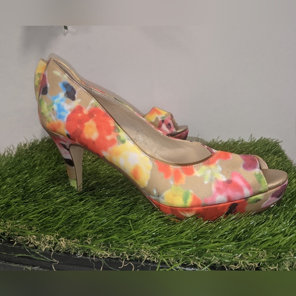 Impo Tera Multi Colo Heels  Size 6.5 Floral 3.5” Heel Peep Toe Shoes - Picture 5 of 10